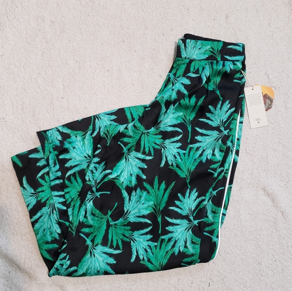 Fe Noel x Target Women's Feathered Palm Print Wide-Leg Pants - Picture 3 of 10